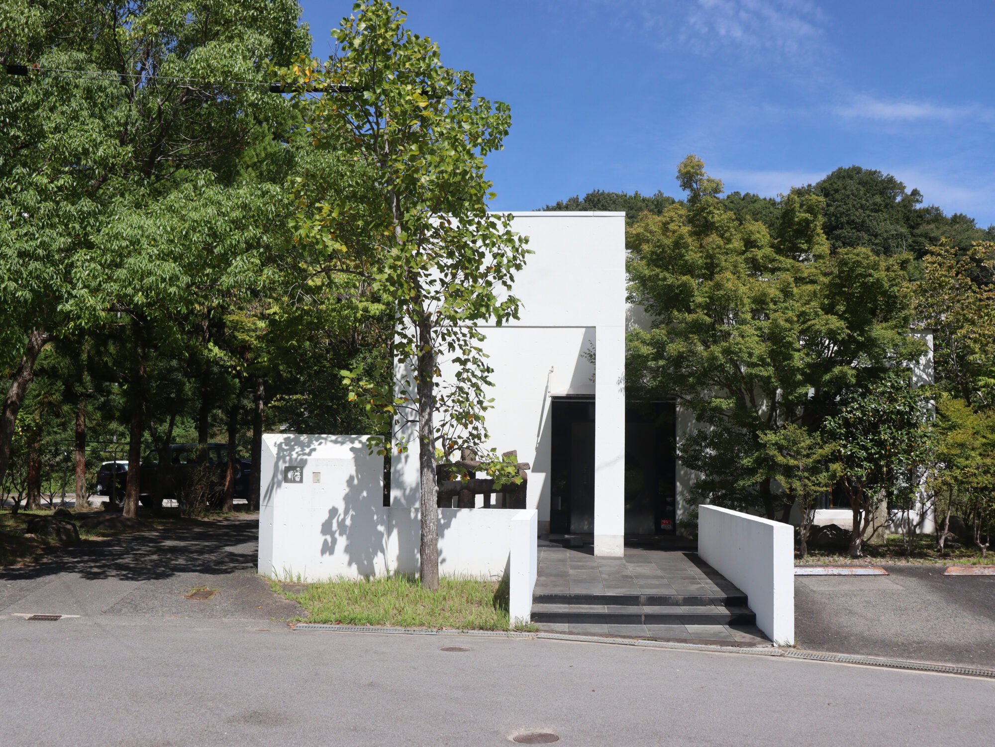 井上企画・幡社屋